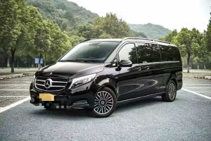 奔馳A級(jí) 奔馳  A 220 L 4MATIC 運(yùn)動(dòng)轎車