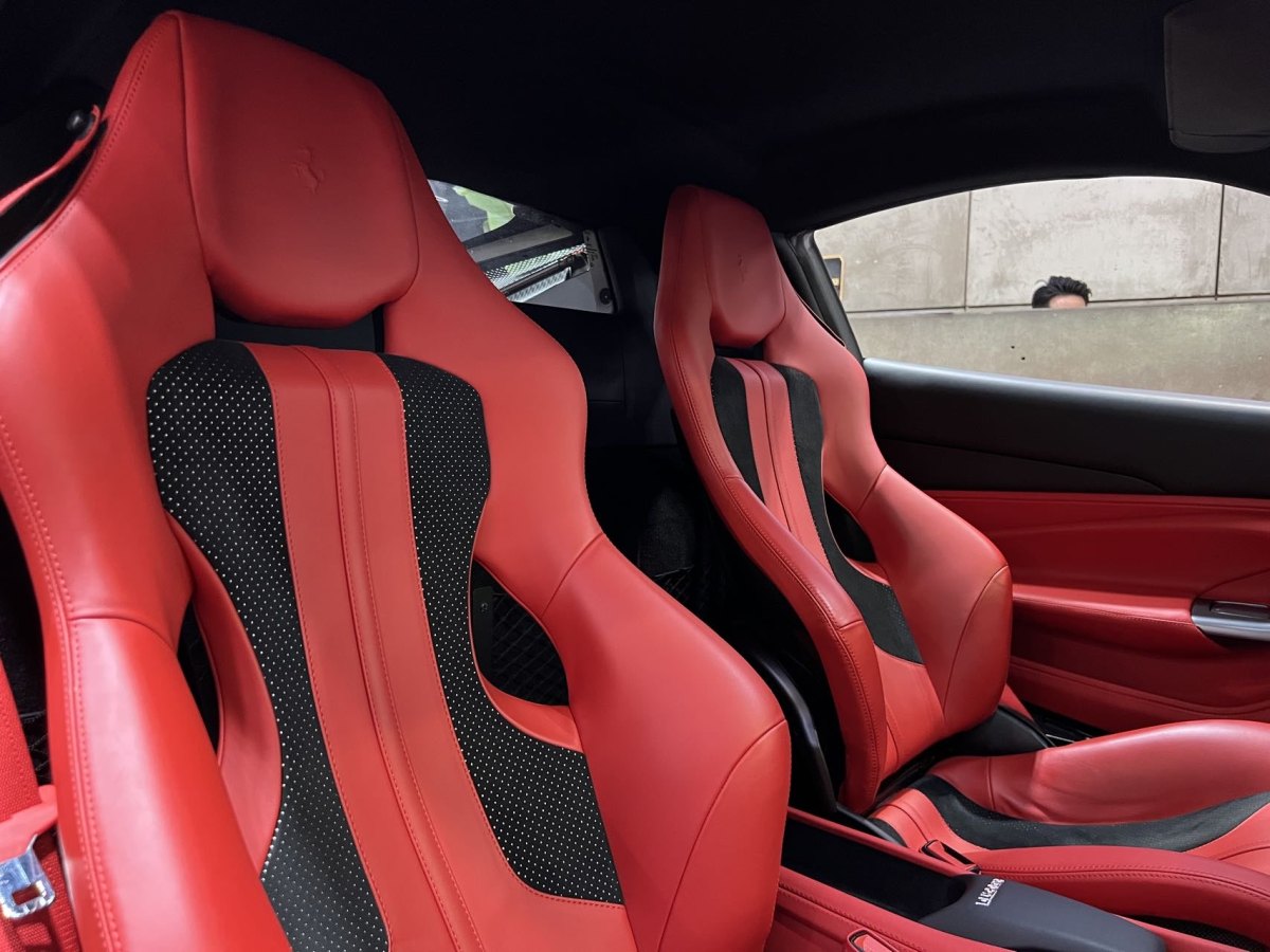 法拉利 F8 Tributo  2019款  3.9T V8圖片