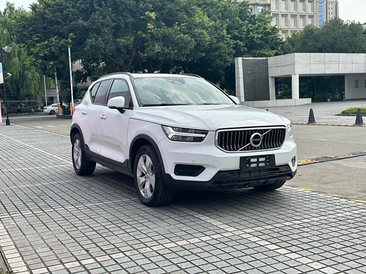 沃爾沃 沃爾沃XC40  2021款 T4 四驅(qū)智遠(yuǎn)豪華版圖片