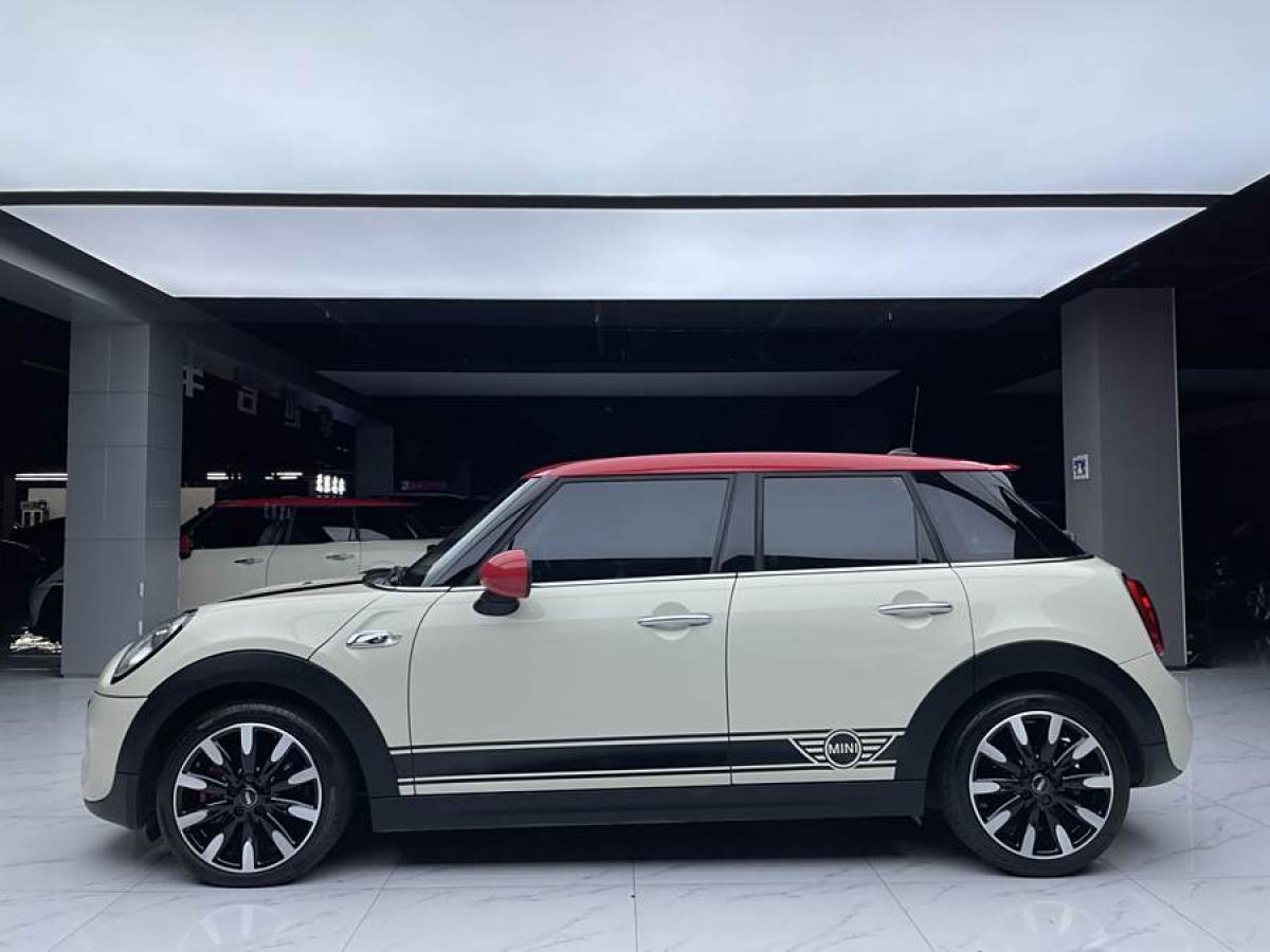 MINI MINI  2016款 2.0T COOPER S 五門版圖片