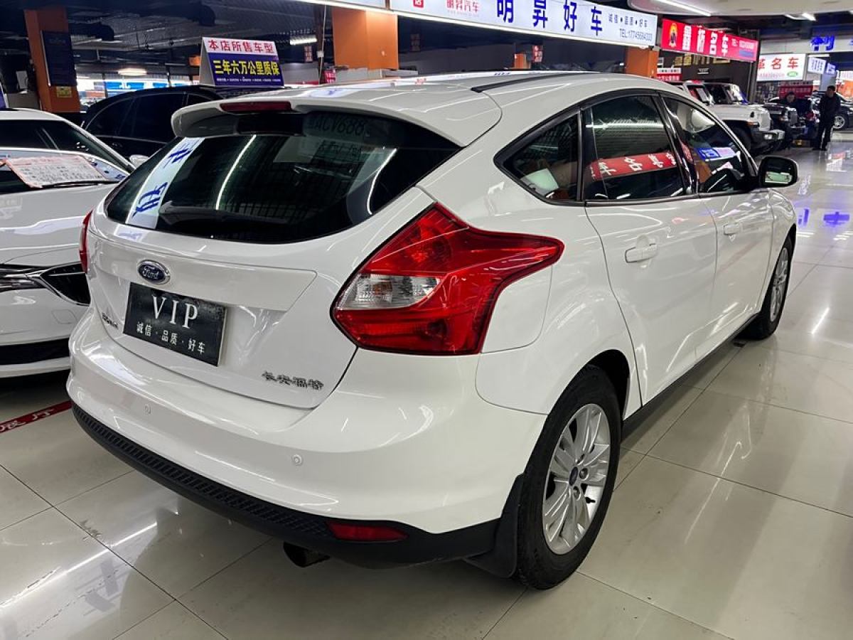 福特 ?？怂? 2012款 兩廂 1.6L 自動(dòng)舒適型圖片