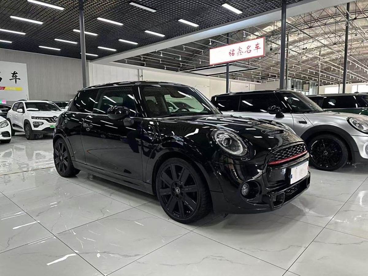 MINI MINI  2019款 2.0T COOPER S 經(jīng)典派圖片