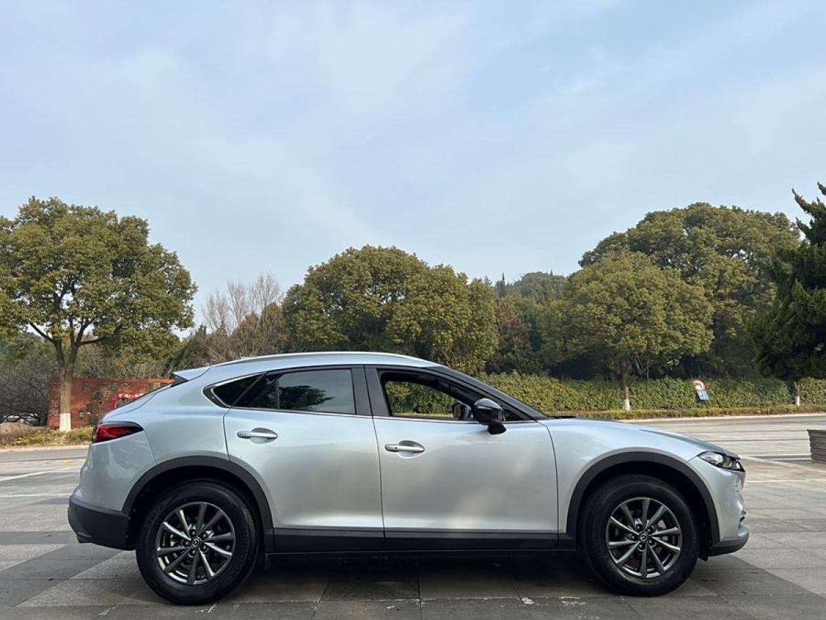 馬自達 CX-4  2020款 2.0L 自動兩驅(qū)藍天品位版圖片