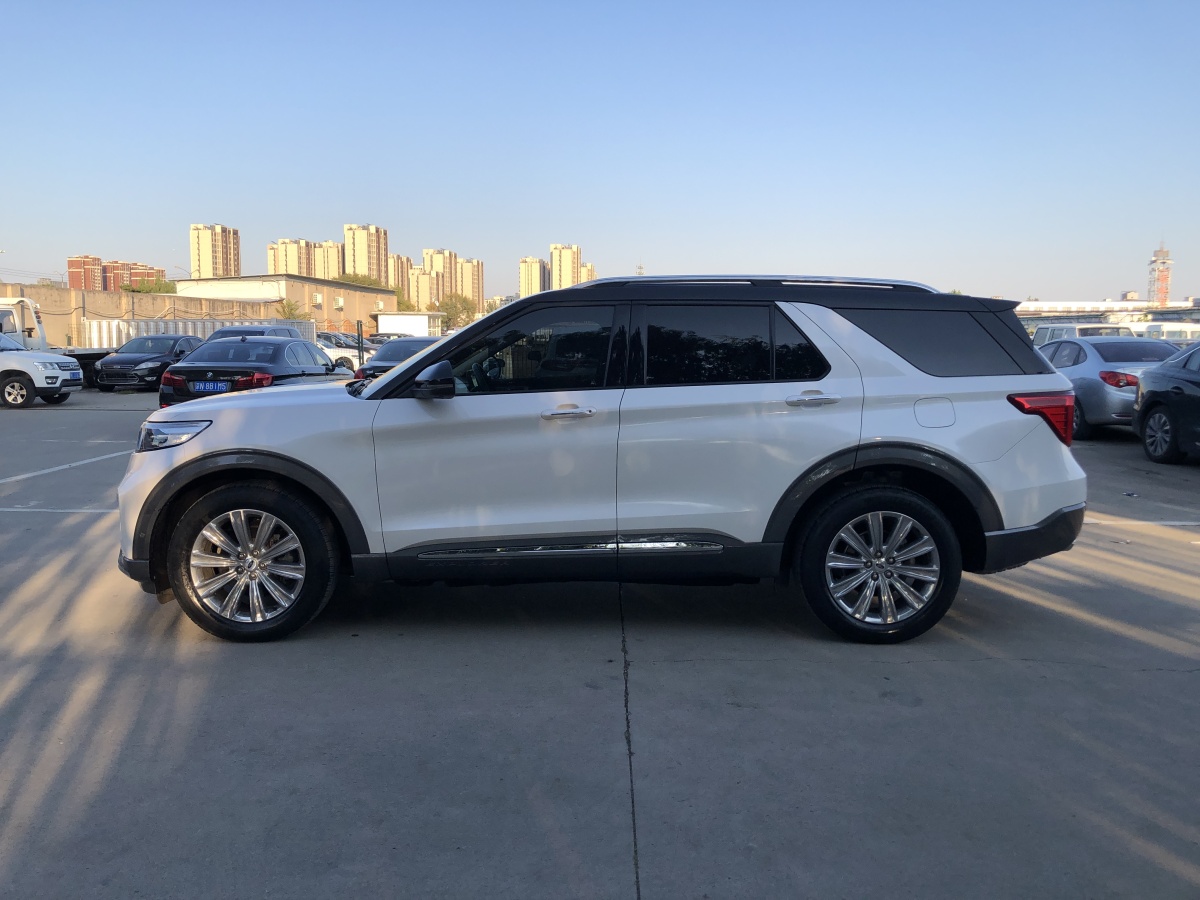 福特 探險(xiǎn)者  2023款 EcoBoost 285 四驅(qū)鈦金版 6座圖片