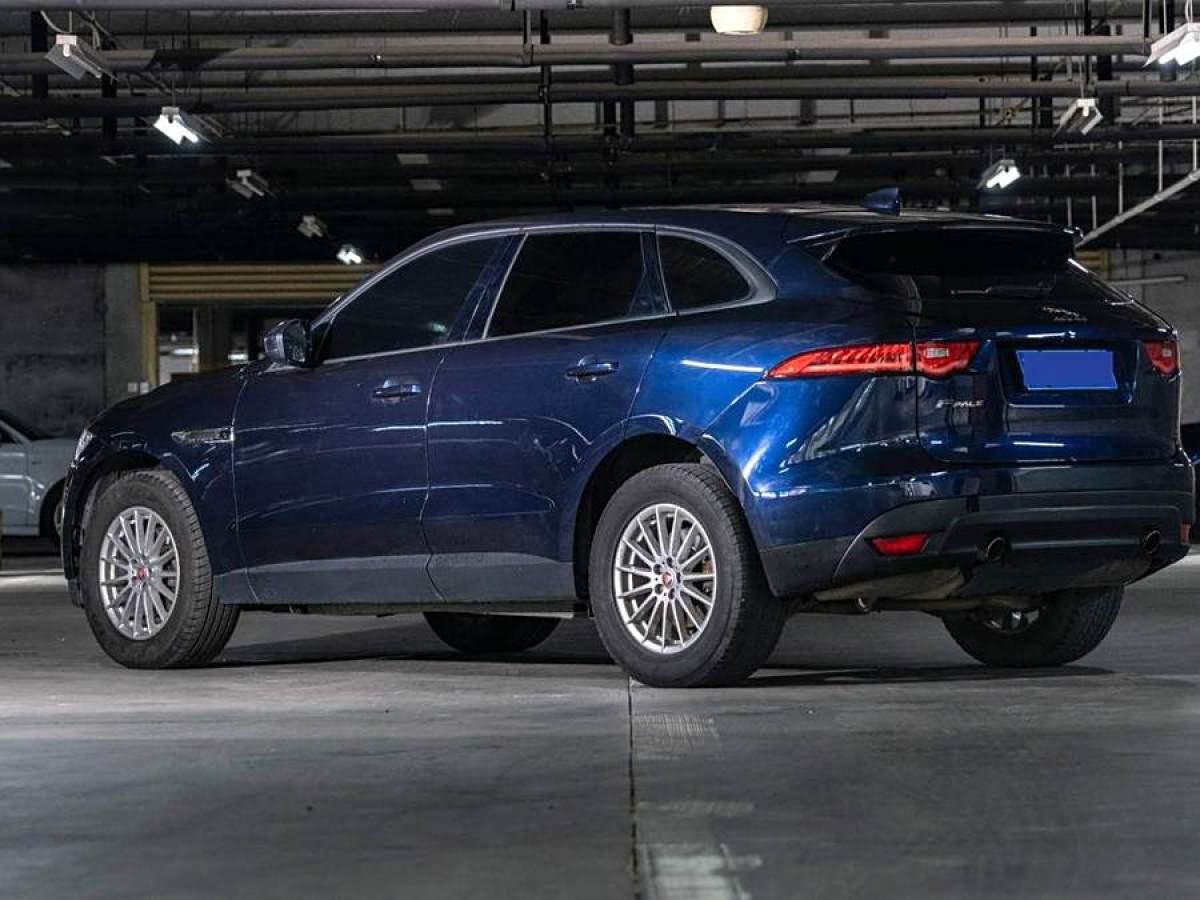 捷豹 F-PACE  2018款 2.0T 兩驅(qū)都市尊享版圖片