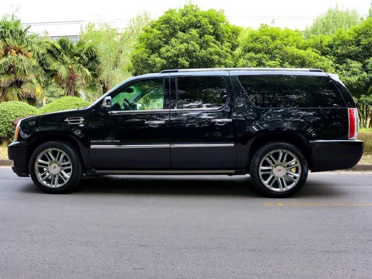 凱迪拉克 凱雷德ESCALADE  2013款 6.2L ESV鉑金版加長型圖片