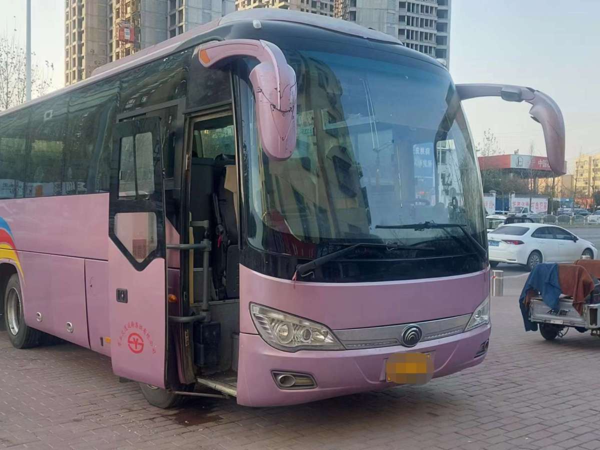 【郑州市二手车】出售14年12月35坐宇通客车6816 4