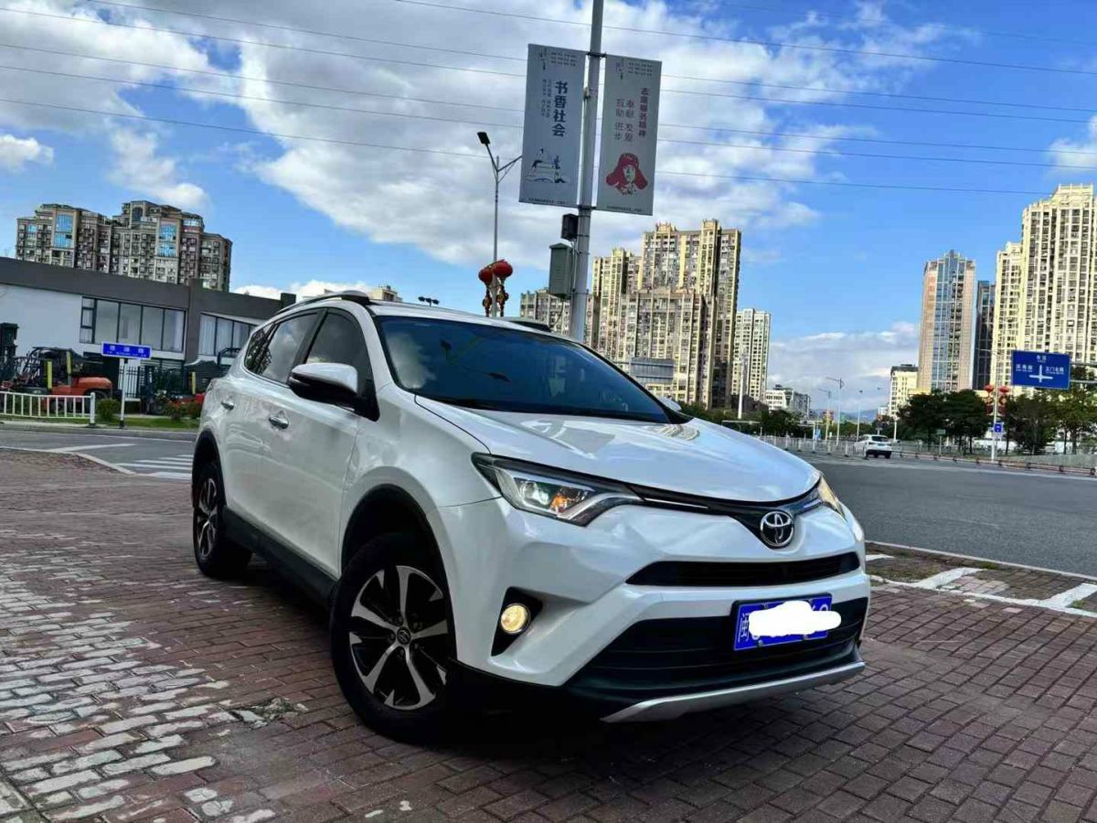 2017年1月豐田 RAV4 