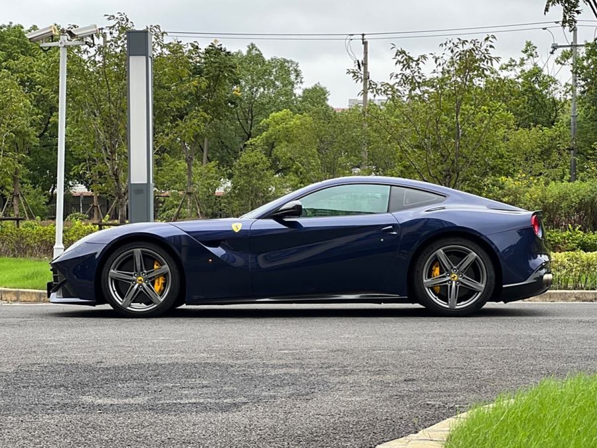 法拉利 F12berlinetta  2013款 6.3L 標(biāo)準(zhǔn)型圖片