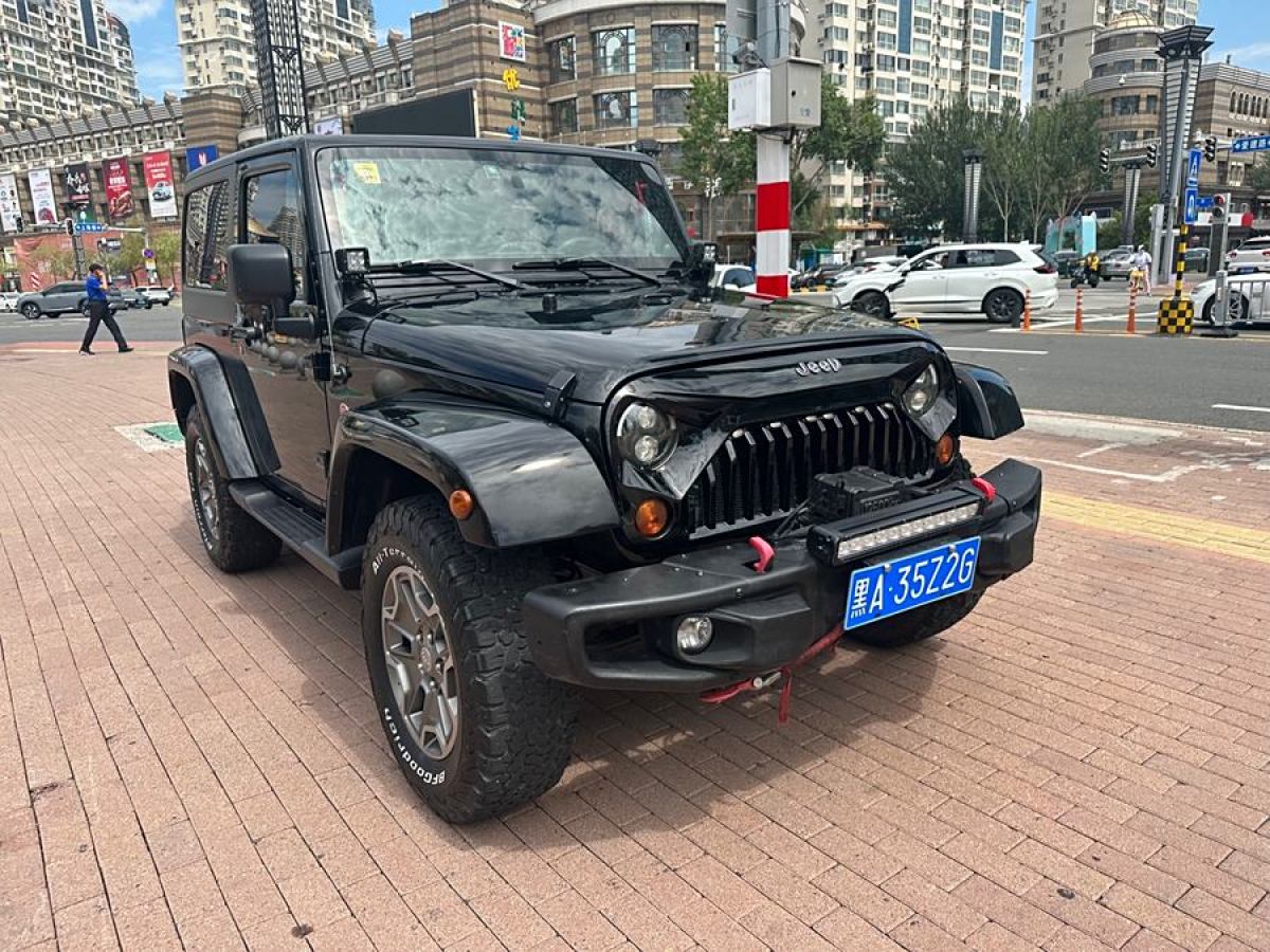 2013年1月Jeep 牧馬人  2012款 3.6L Sahara 兩門版