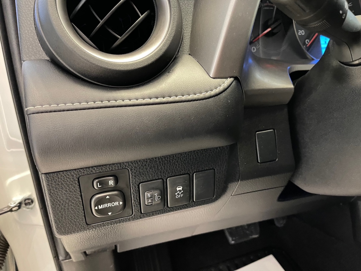 2019年2月丰田 RAV4荣放  2019款 2.0L CVT两驱先锋版 国V