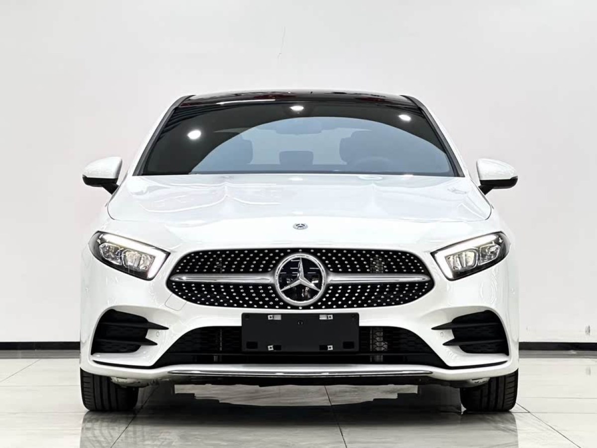 奔馳 奔馳A級(jí)  2022款 改款二 A 200 L 運(yùn)動(dòng)轎車時(shí)尚型圖片