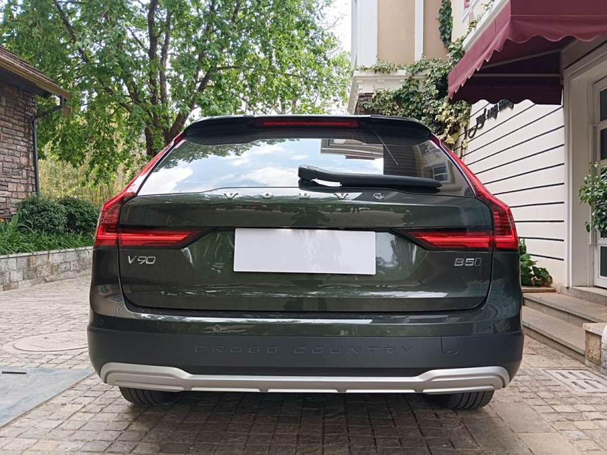 2021年8月沃爾沃 V90  2023款 Cross Country B5 AWD 智遠(yuǎn)版