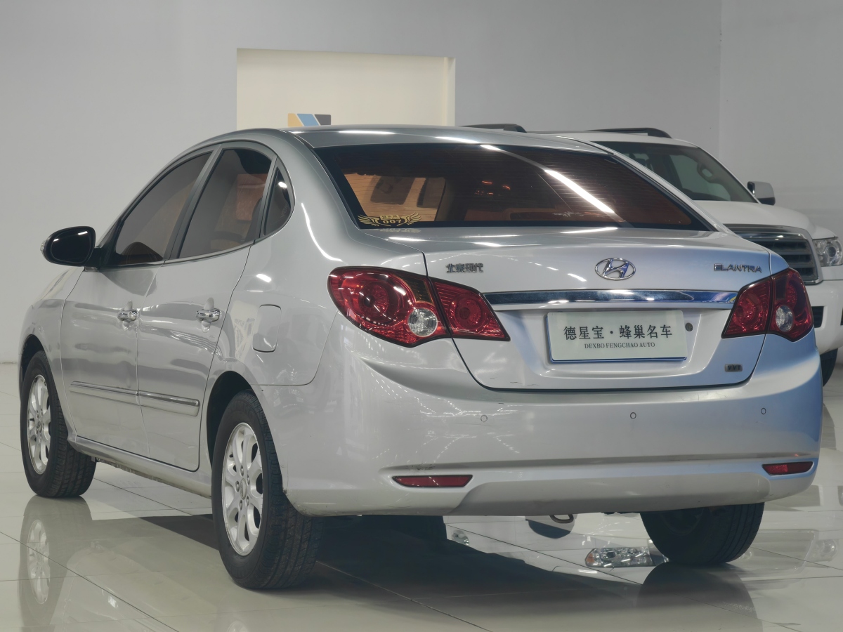 現(xiàn)代 悅動  2011款 1.6L 手動豪華型圖片