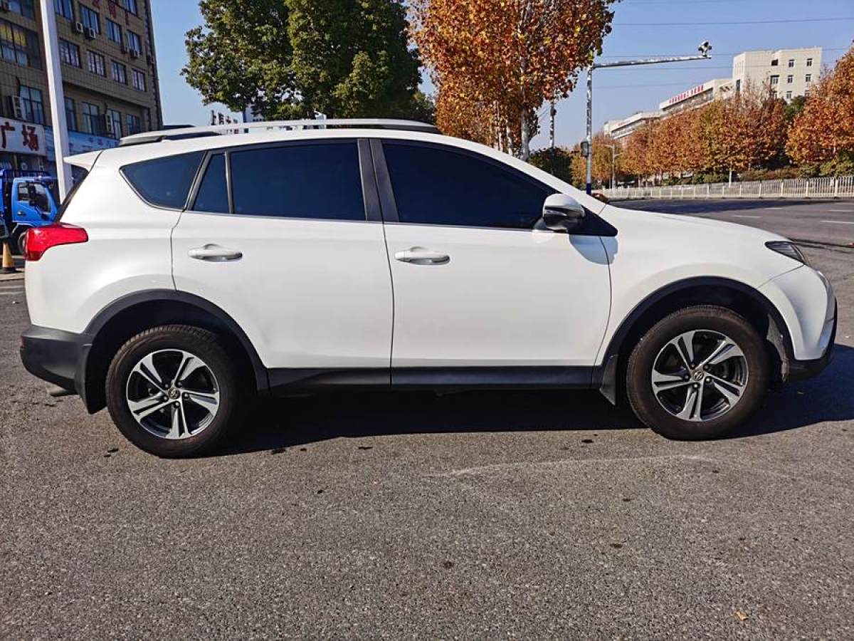 豐田 RAV4榮放  2015款 2.0L CVT兩驅(qū)風尚版圖片