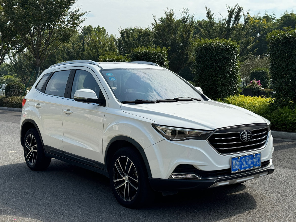 奔腾 X40  2017款 1.6L 自动豪华型图片