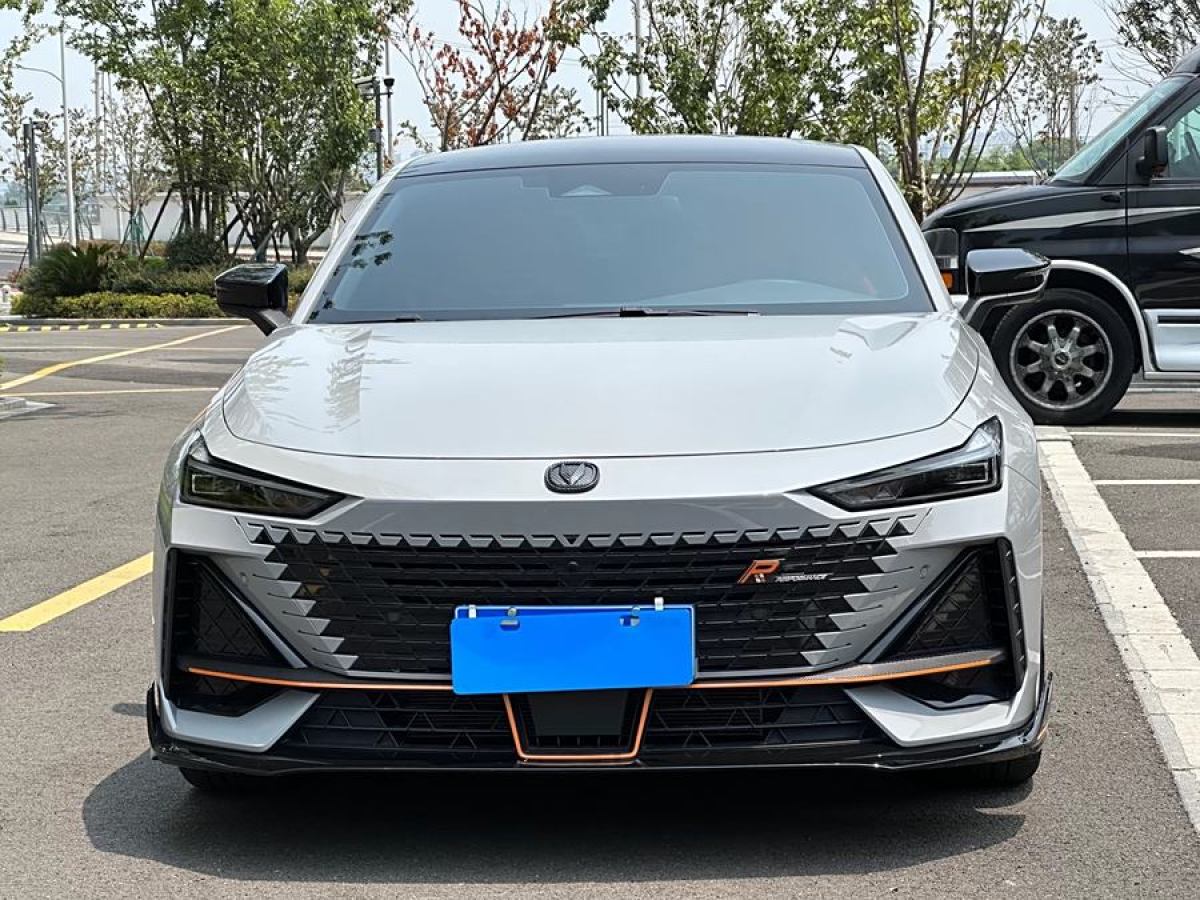 長安 長安UNI-V  2023款 1.5T 運(yùn)動版圖片