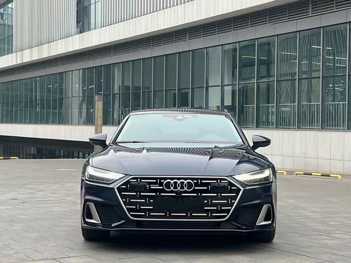 奧迪 奧迪A7L  2022款 45 TFSI S-line 筑夢(mèng)青春版圖片