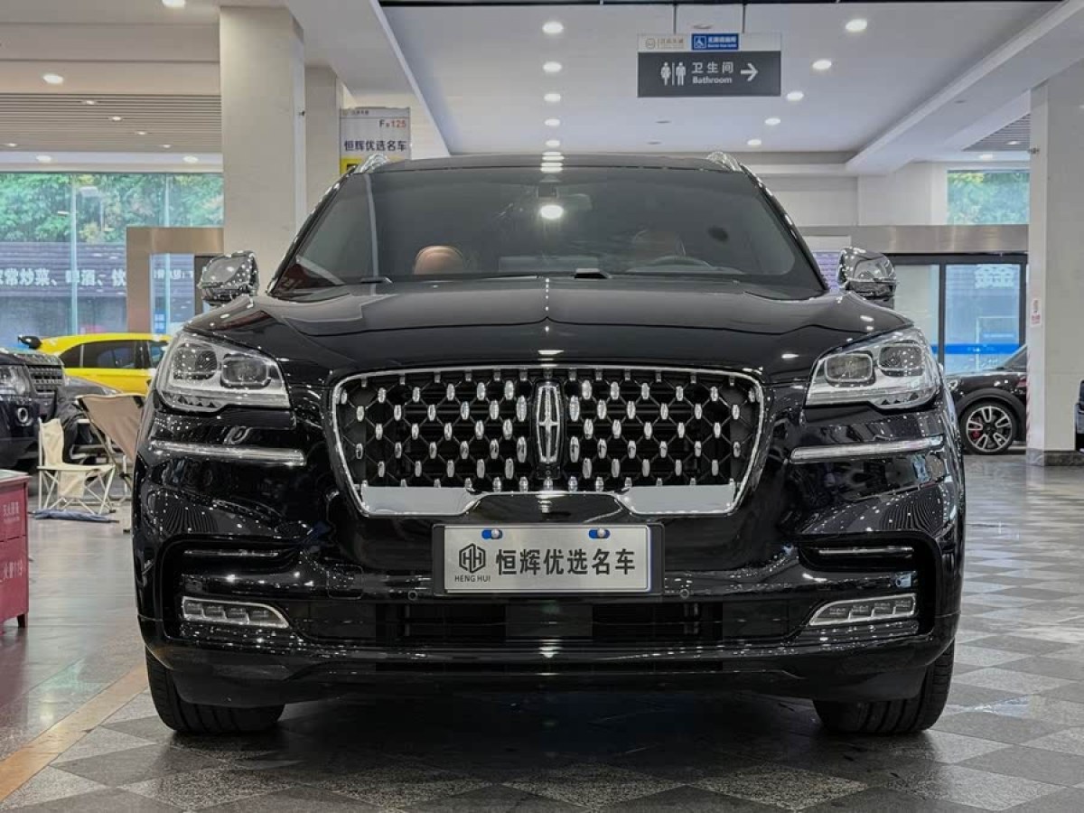 林肯 飛行家  2022款 3.0T V6 四驅(qū)總統(tǒng)版圖片