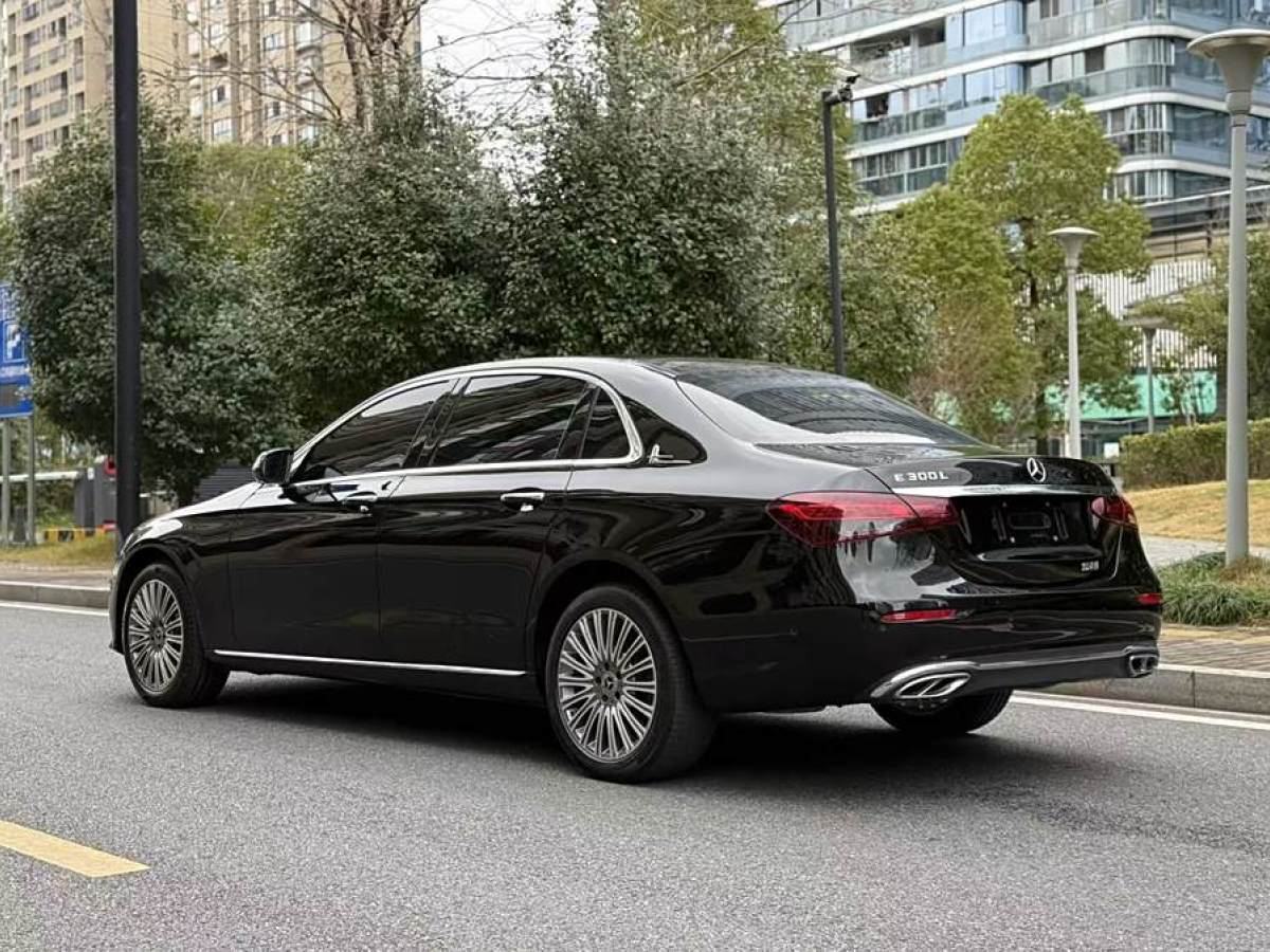奔馳 奔馳E級(jí)  2021款 改款 E 300 L 時(shí)尚型圖片