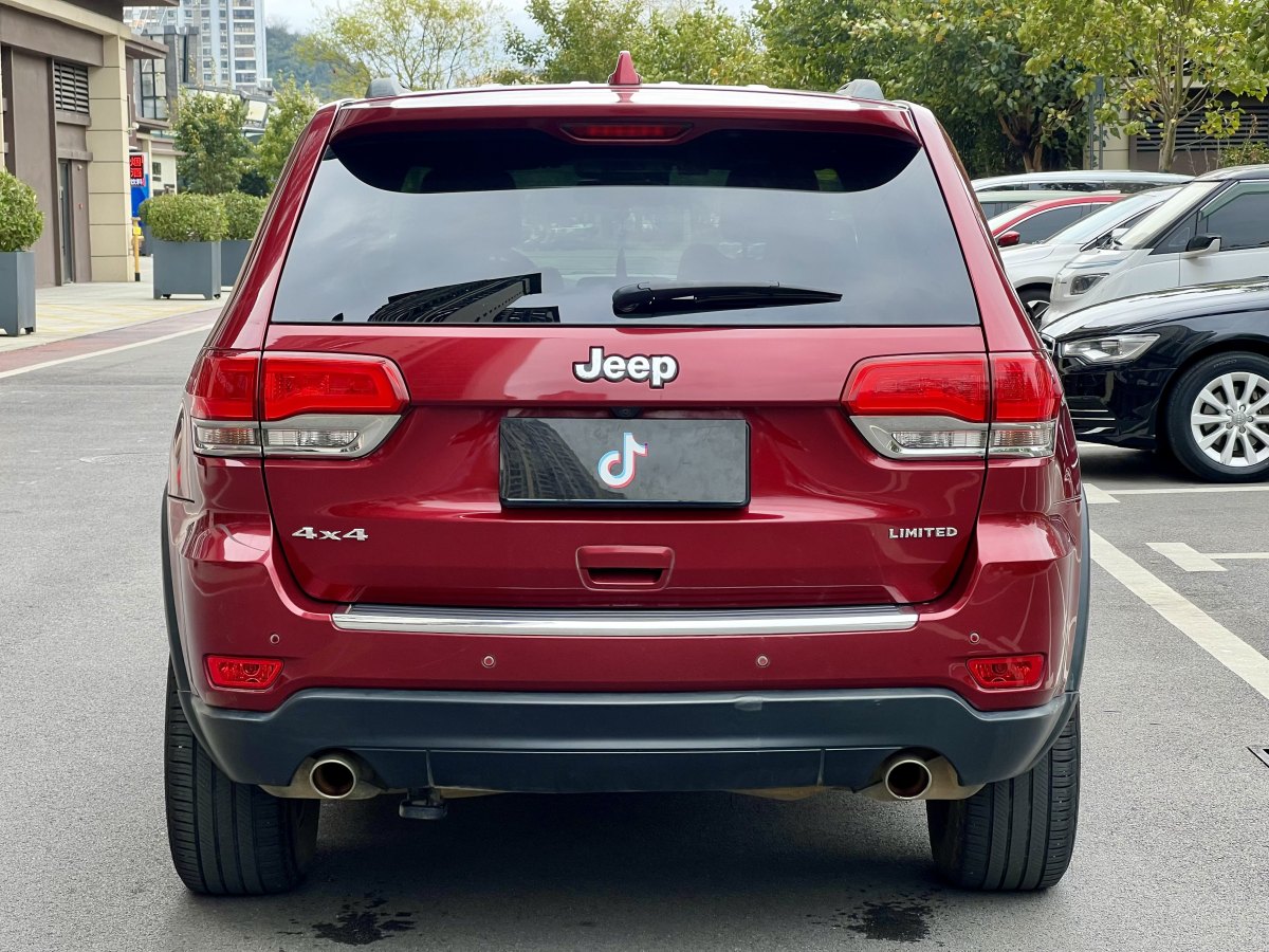 Jeep 大切諾基  2014款 3.0L 舒享導(dǎo)航版圖片