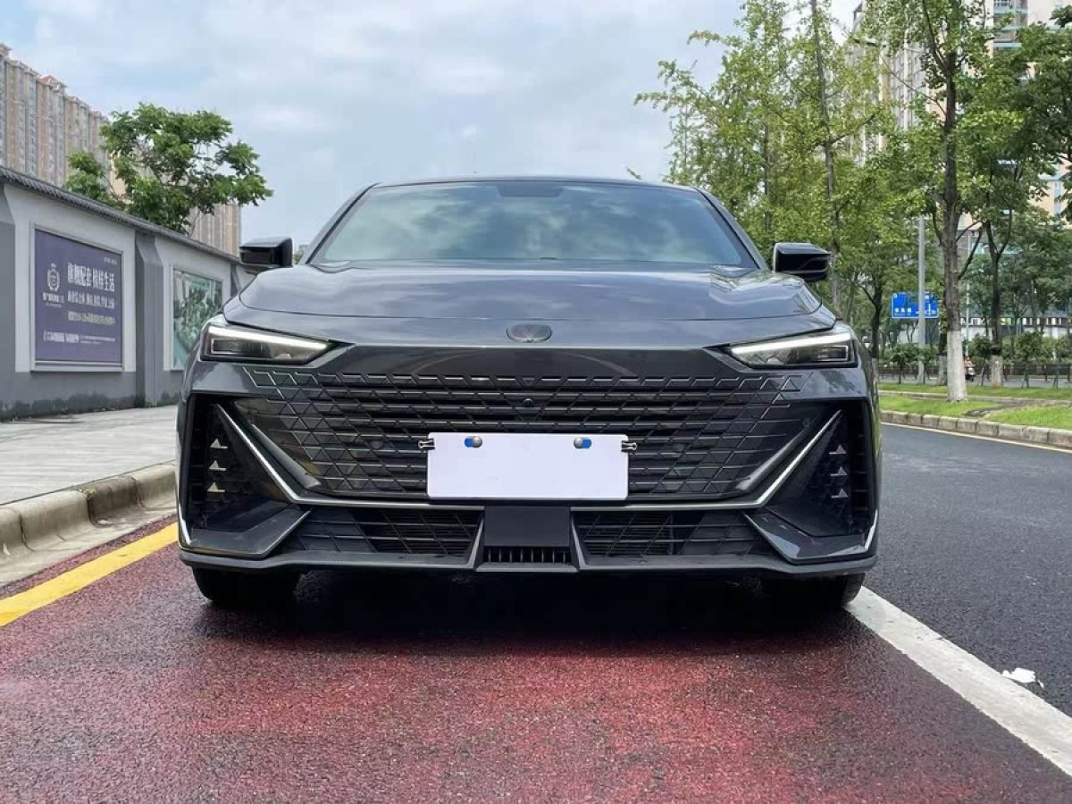 長(zhǎng)安 長(zhǎng)安UNI-V  2022款 1.5T 運(yùn)動(dòng)版圖片