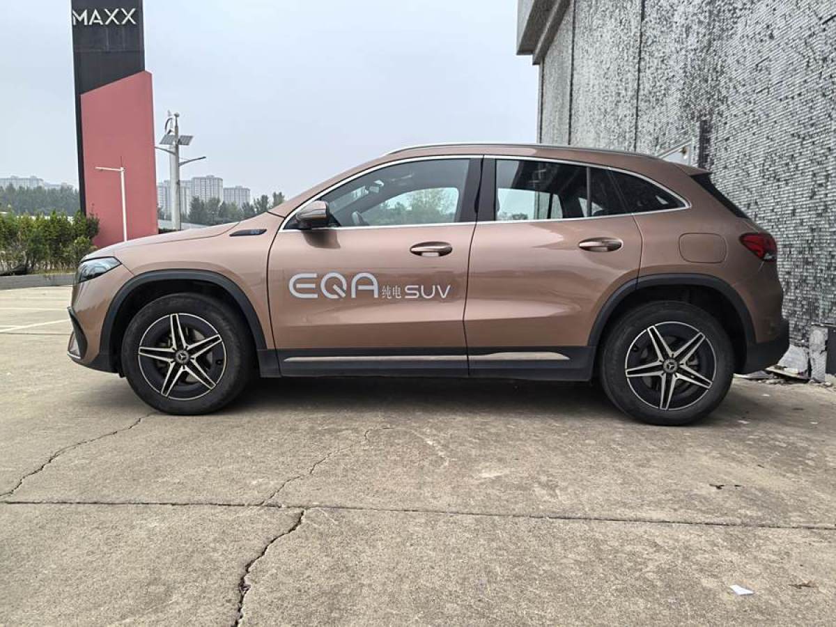 奔馳 奔馳EQA  2022款 EQA 300 4MATIC 首發(fā)特別版圖片