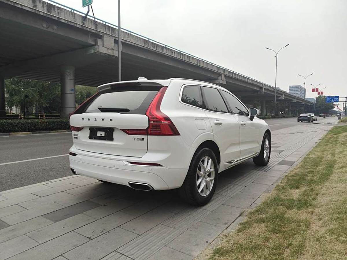 沃爾沃 XC60  2020款 T5 四驅(qū)智逸豪華版圖片