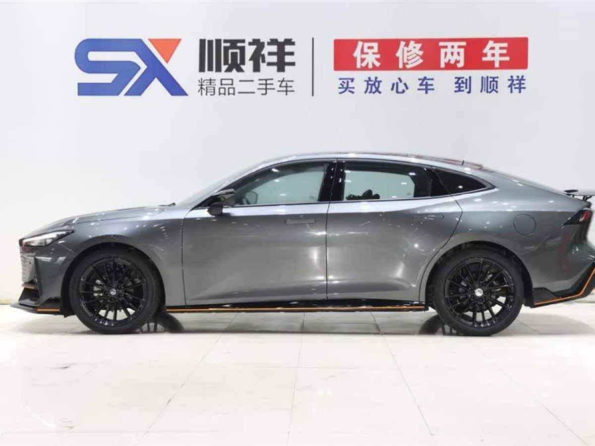 長安 長安UNI-V  2022款 1.5T 運(yùn)動版圖片
