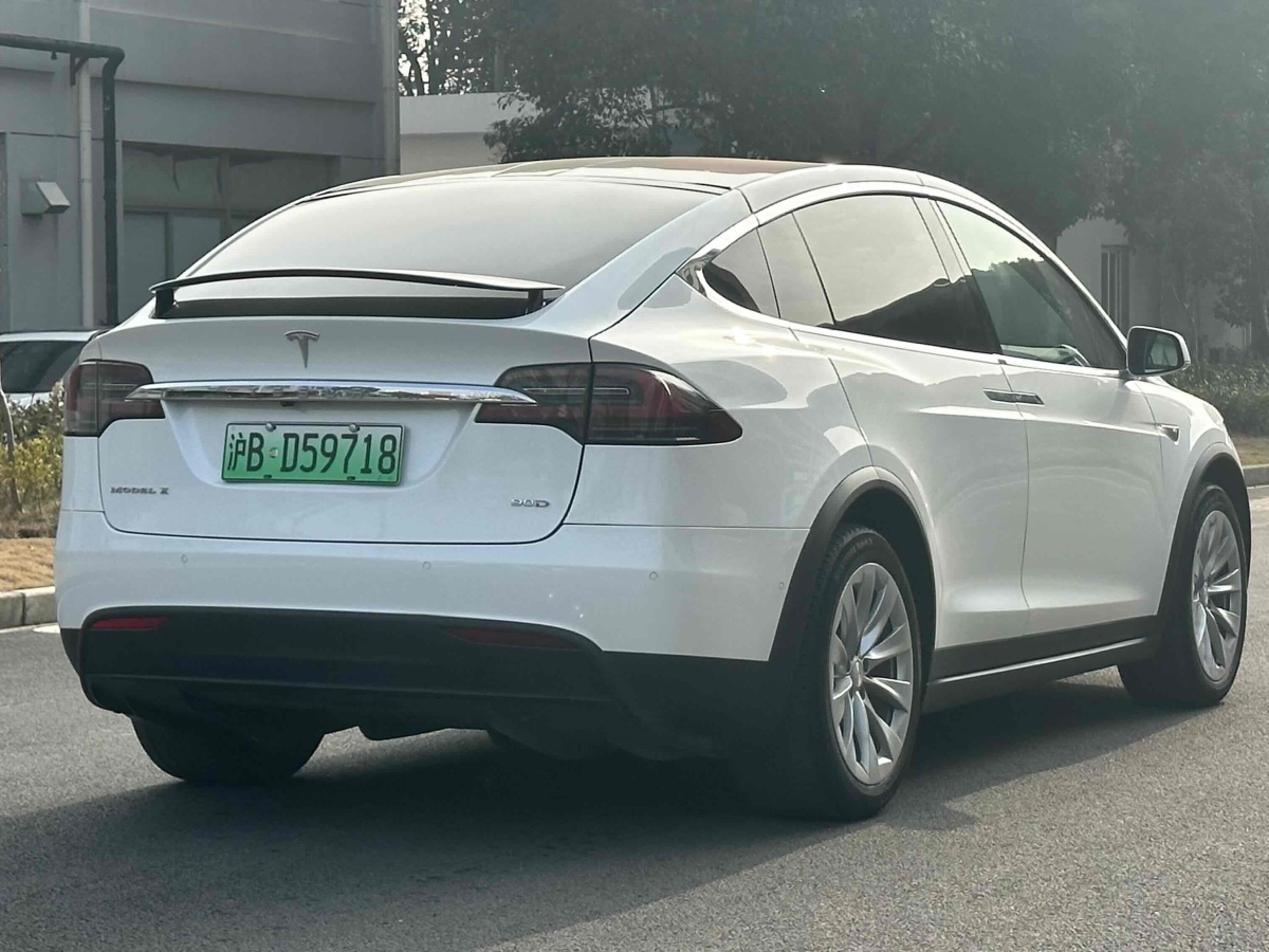 特斯拉 Model X  2016款 Model X 90D圖片