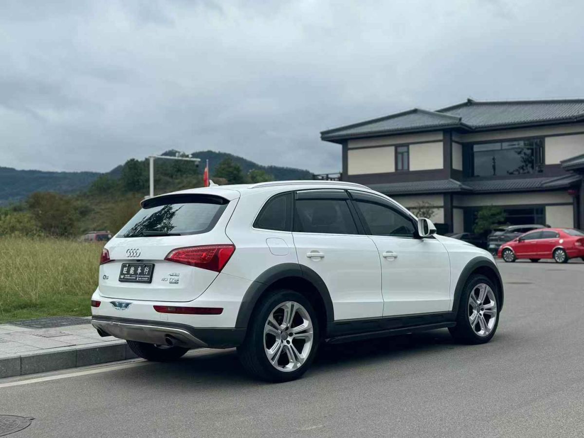 奧迪 奧迪Q5  2010款 Q5 2.0TSI 首發(fā)限量版運(yùn)動(dòng)版圖片