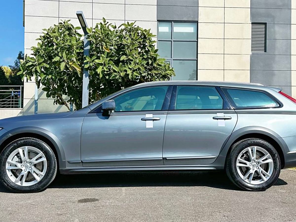 2019年1月沃爾沃 V90  2017款 Cross Country T5 AWD 智遠(yuǎn)版