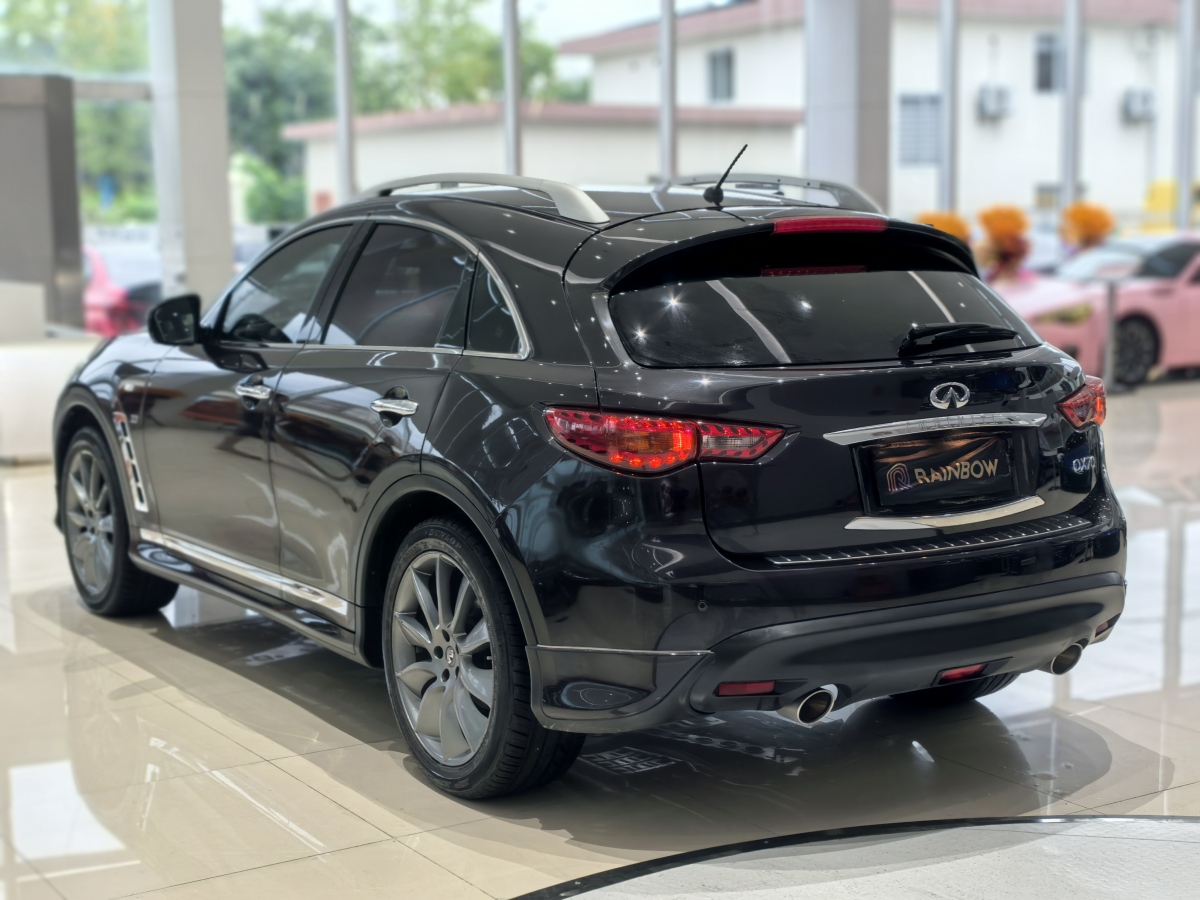 英菲尼迪 QX70  2013款 3.7L 標(biāo)準(zhǔn)版圖片