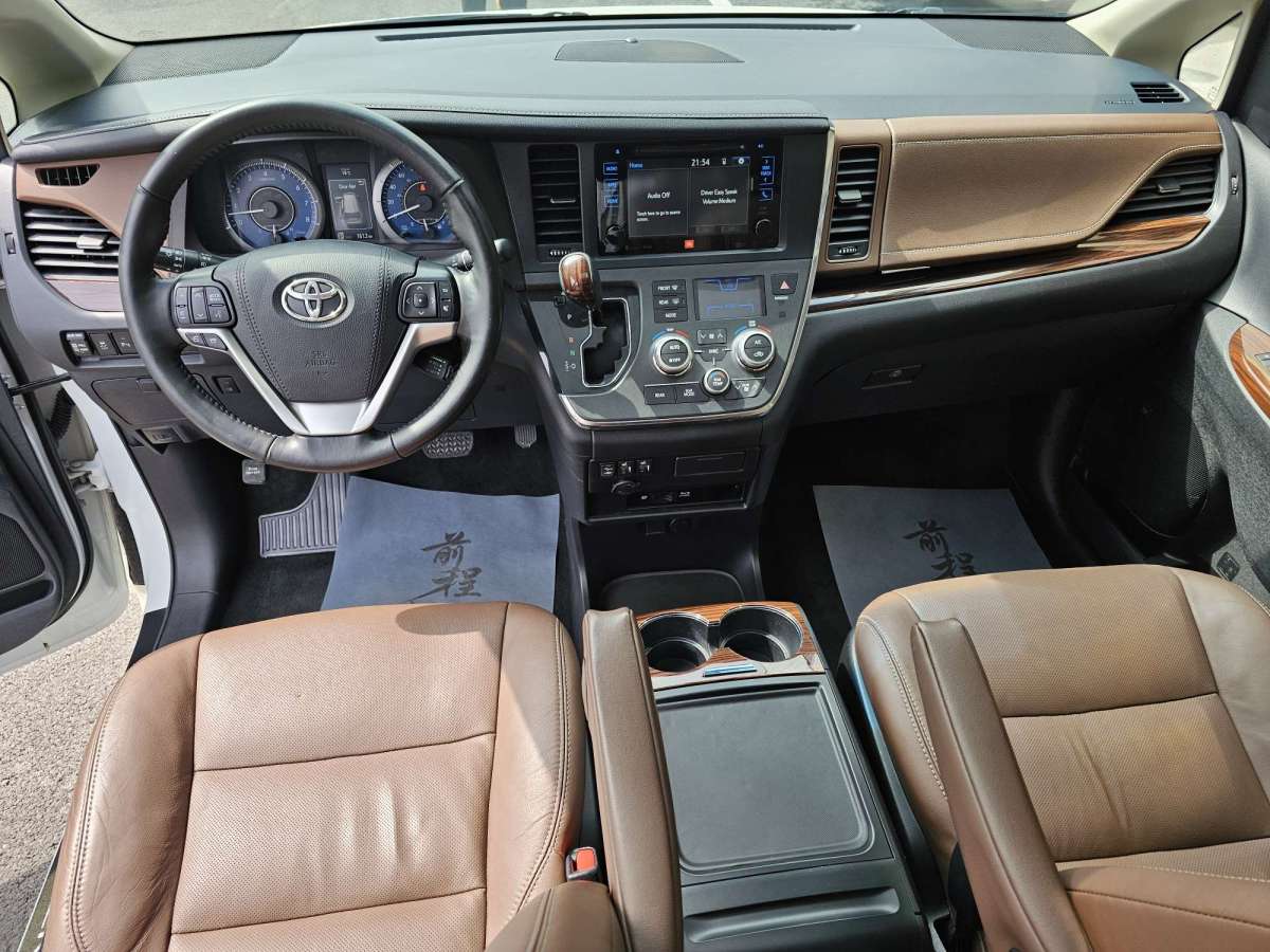 2015年6月丰田 塞纳  2015款 3.5L 四驱L