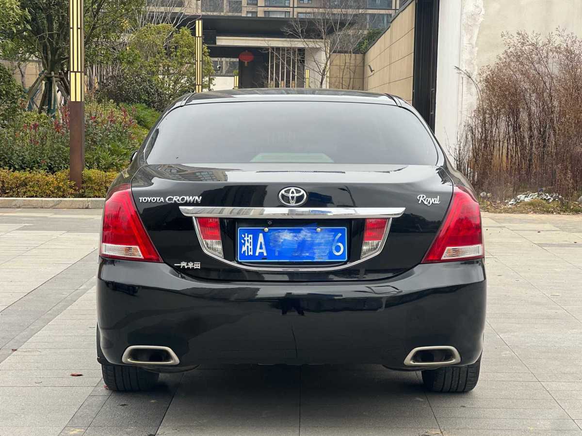 豐田 皇冠  2010款 2.5L Royal 真皮天窗導(dǎo)航版圖片