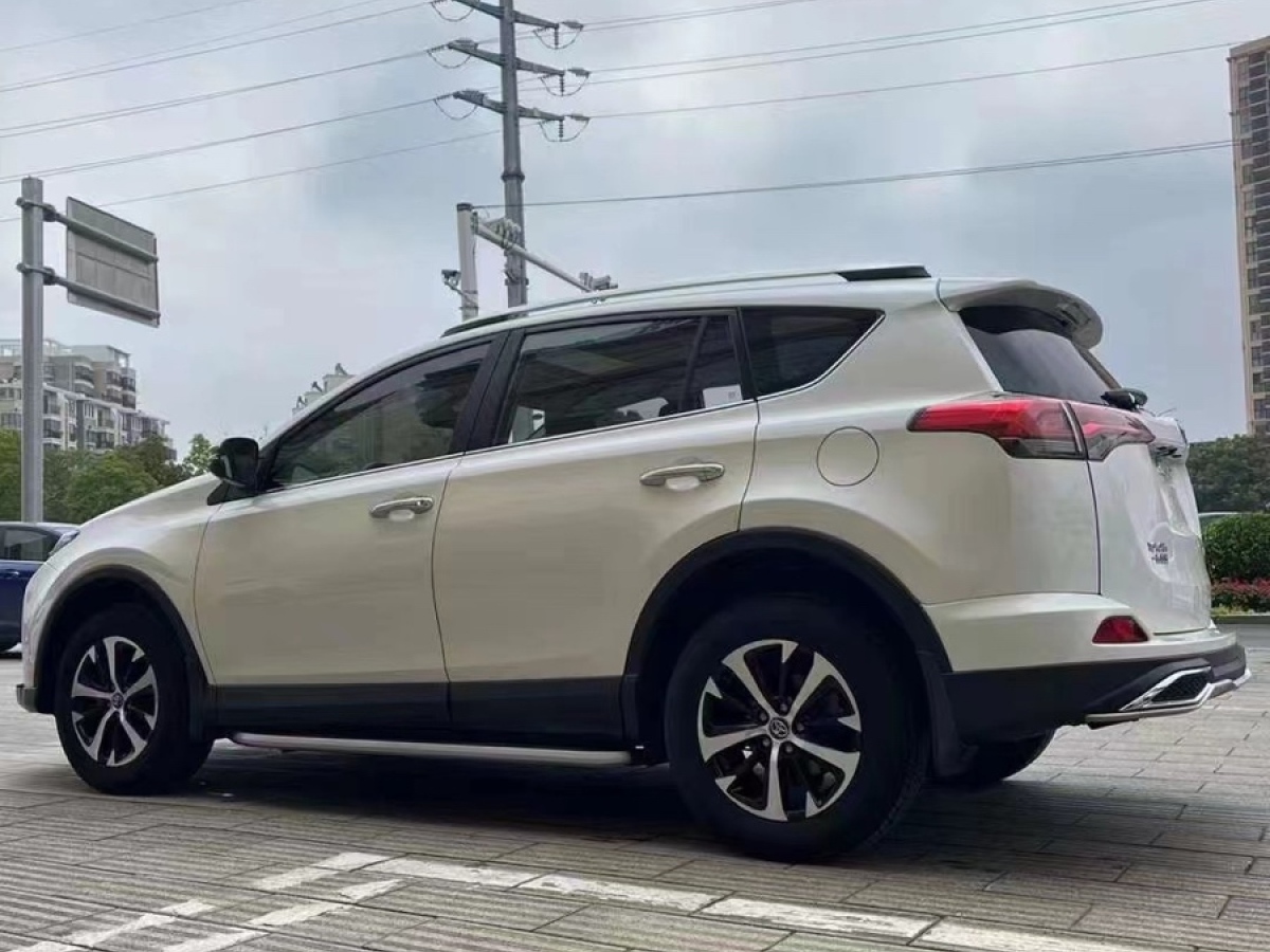 2019年09月丰田 RAV4荣放  2019款  2.0L CVT两驱智尚版 国VI