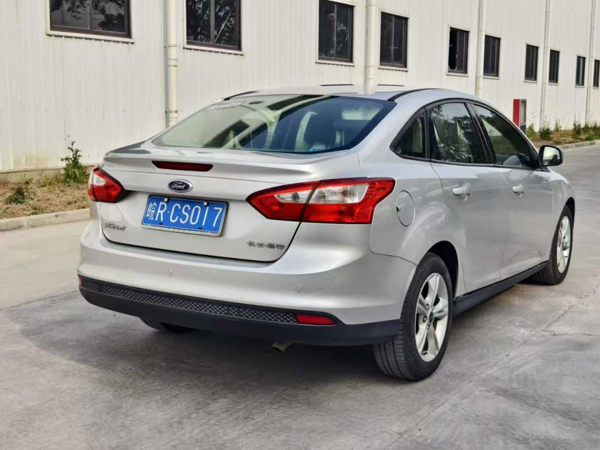 福特 ?？怂? 2013款 2.0T ST 標(biāo)準(zhǔn)版圖片