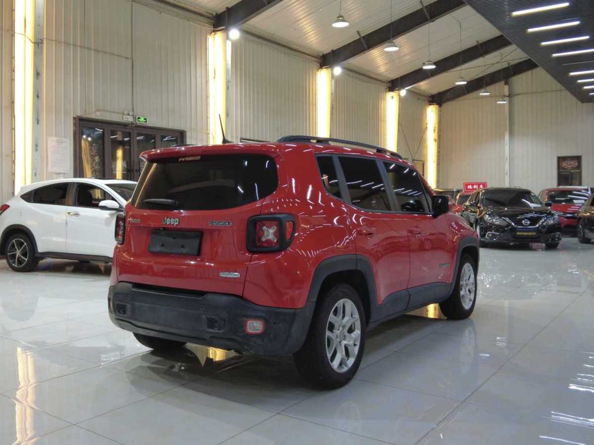 Jeep 自由俠  2018款 互聯(lián)大屏版 180T 自動(dòng)高能版圖片