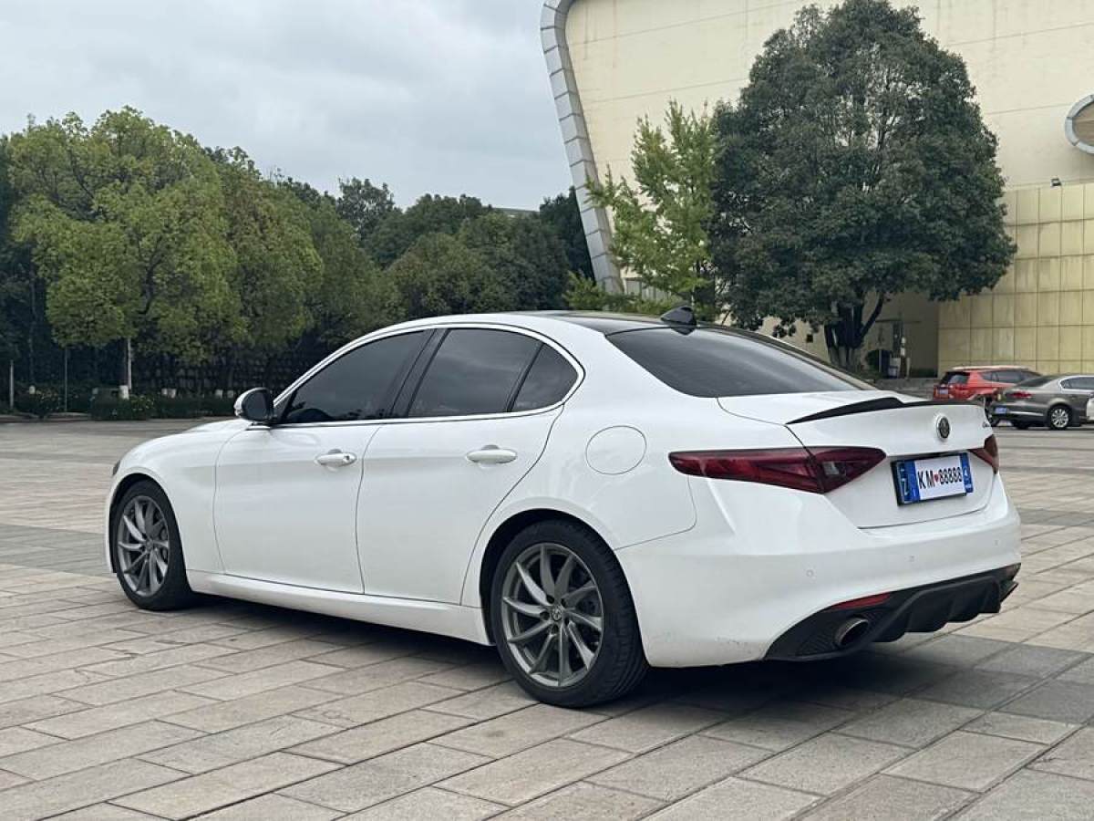 阿爾法·羅密歐 Giulia  2017款 2.0T 280HP 豪華版圖片