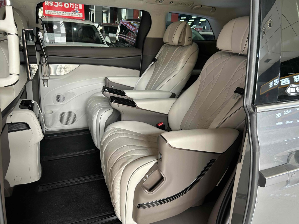 2023年7月騰勢 騰勢D9  2022款 EV 600 四驅(qū)旗艦型
