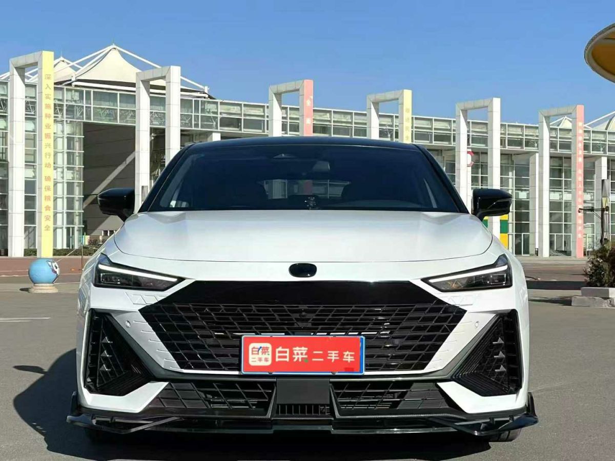 長安 長安UNI-V  2023款 1.5T 尊享型圖片