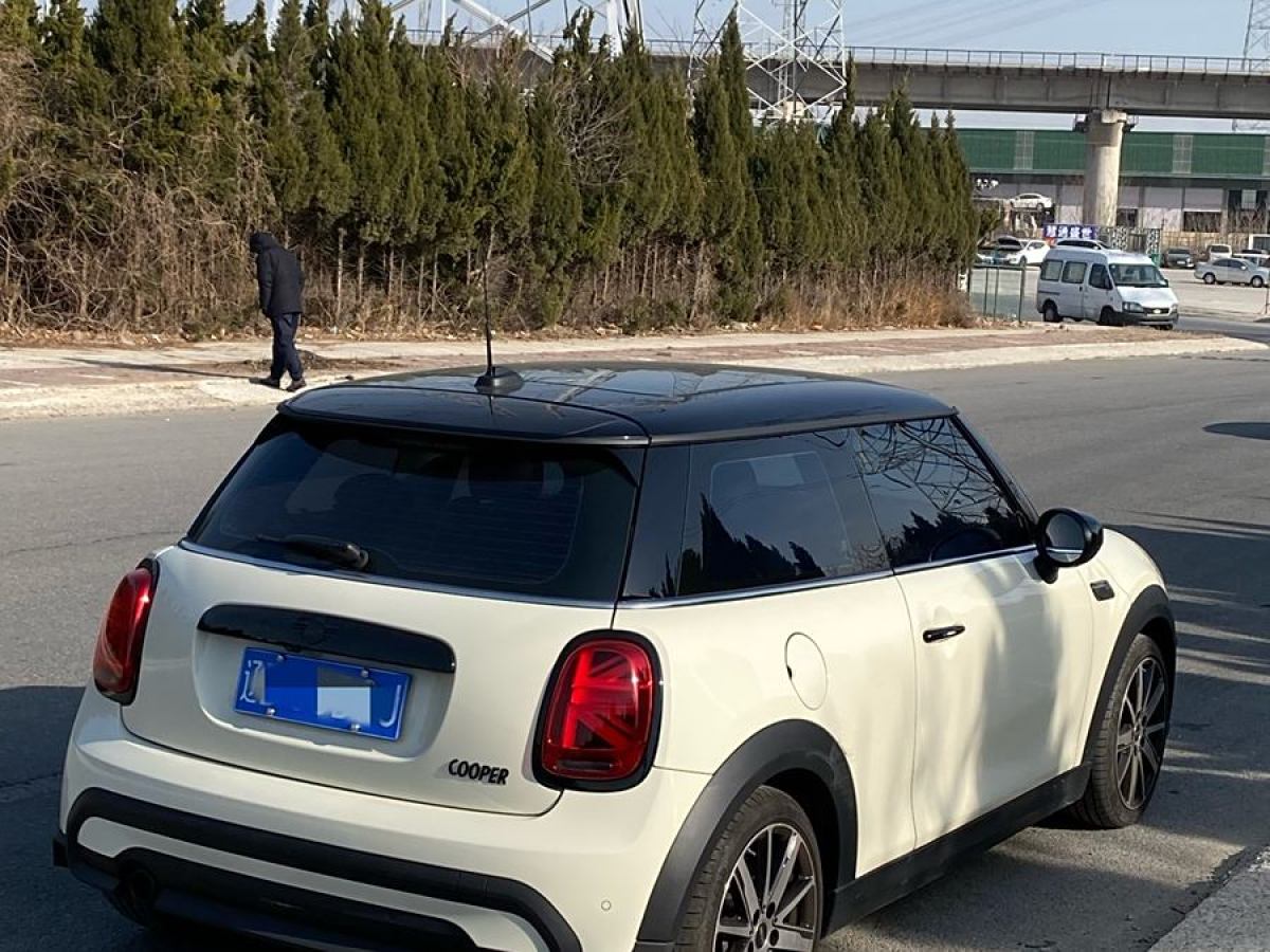 MINI MINI  2022款 改款 1.5T COOPER 藝術(shù)家圖片