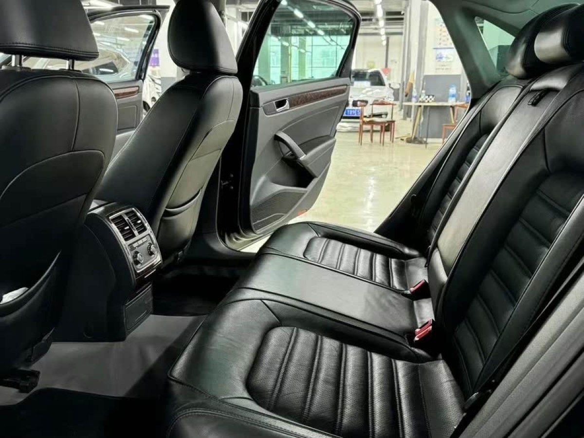 大眾 帕薩特  2011款 3.0L V6 DSG旗艦版圖片