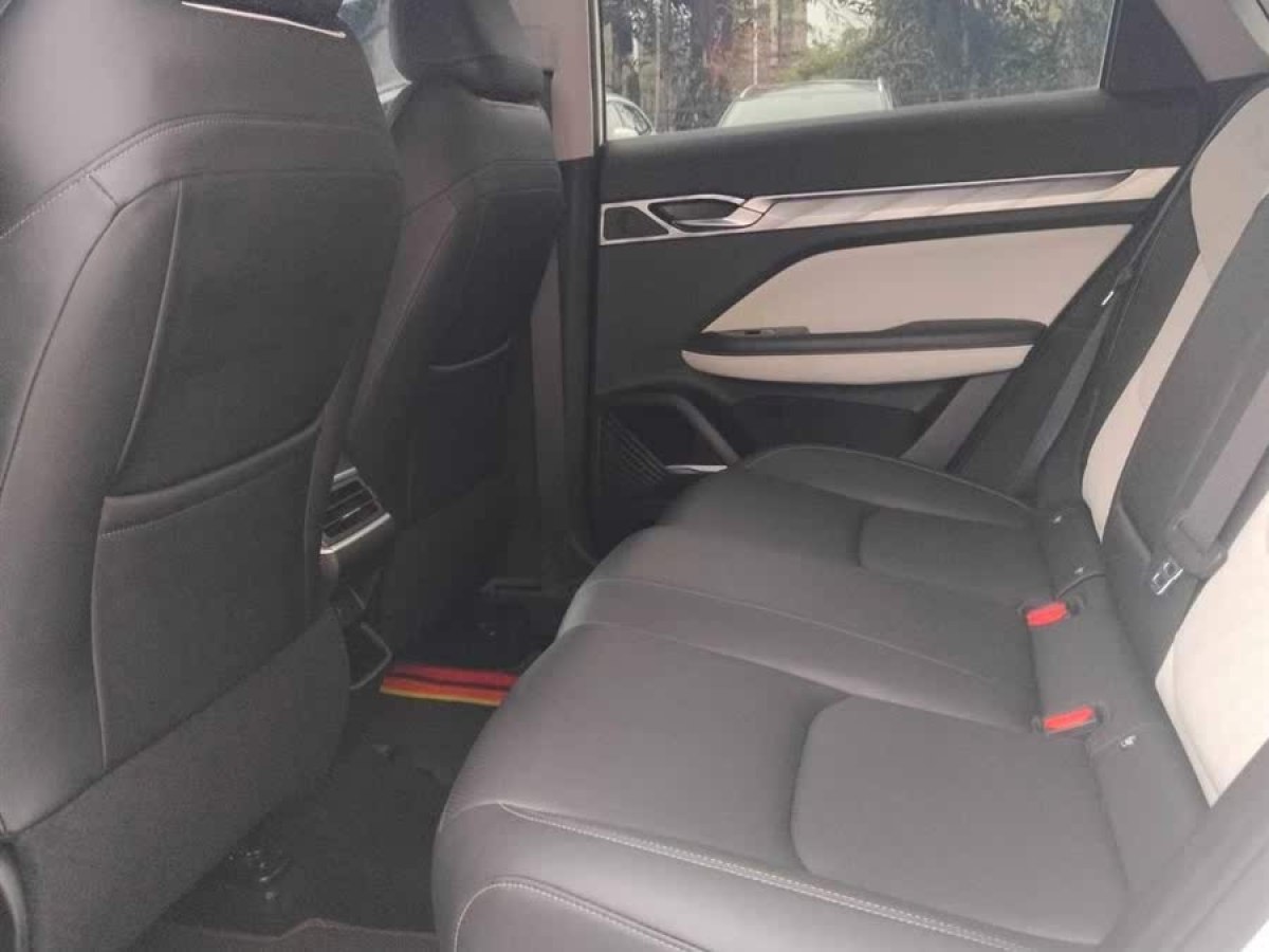 吉利 帝豪L  2022款 1.4T CVT尊貴型圖片