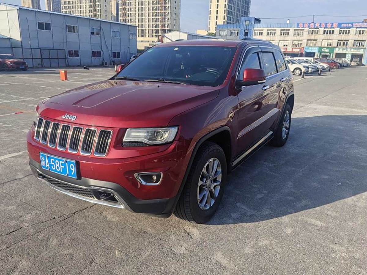 2016年6月Jeep 大切諾基  2015款 3.0TD 柴油 精英導(dǎo)航版