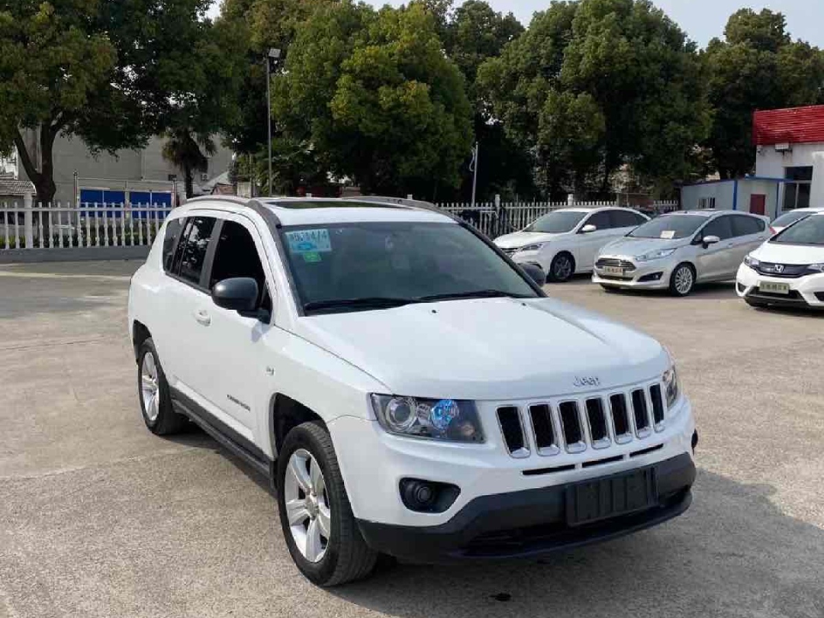 Jeep 指南者  2015款 2.0L 兩驅(qū)豪華版圖片