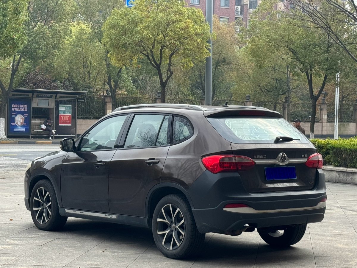 中华 V3  2019款  1.5T 自动旗舰型图片