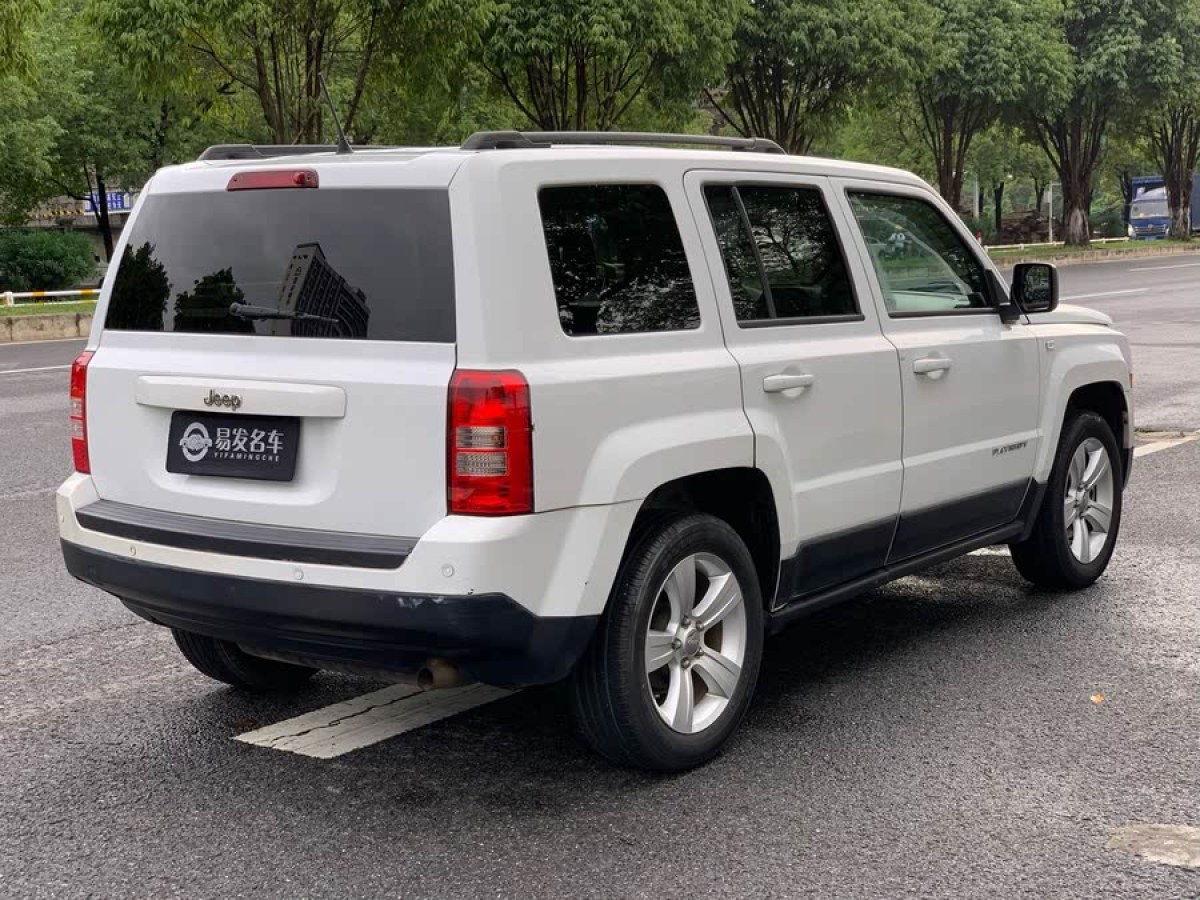 Jeep 自由客  2014款 2.0L 運動增強版圖片