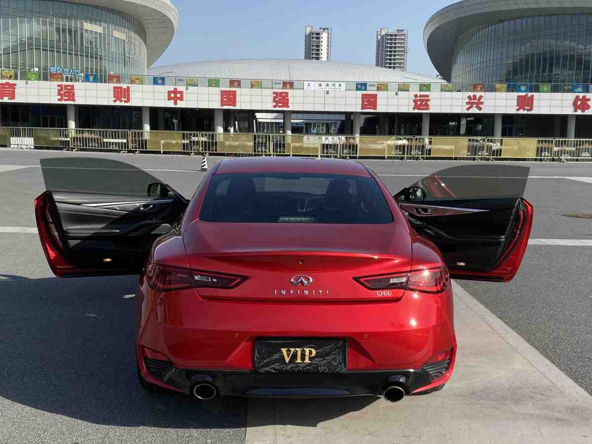 英菲尼迪 Q60  2019款 2.0T 豪華版圖片