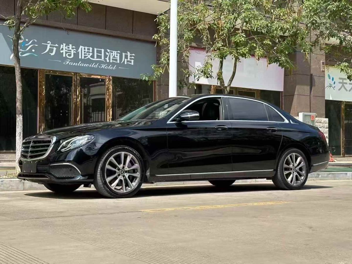 奔馳 奔馳E級(jí)  2019款 E 350 L 運(yùn)動(dòng)型 4MATIC圖片